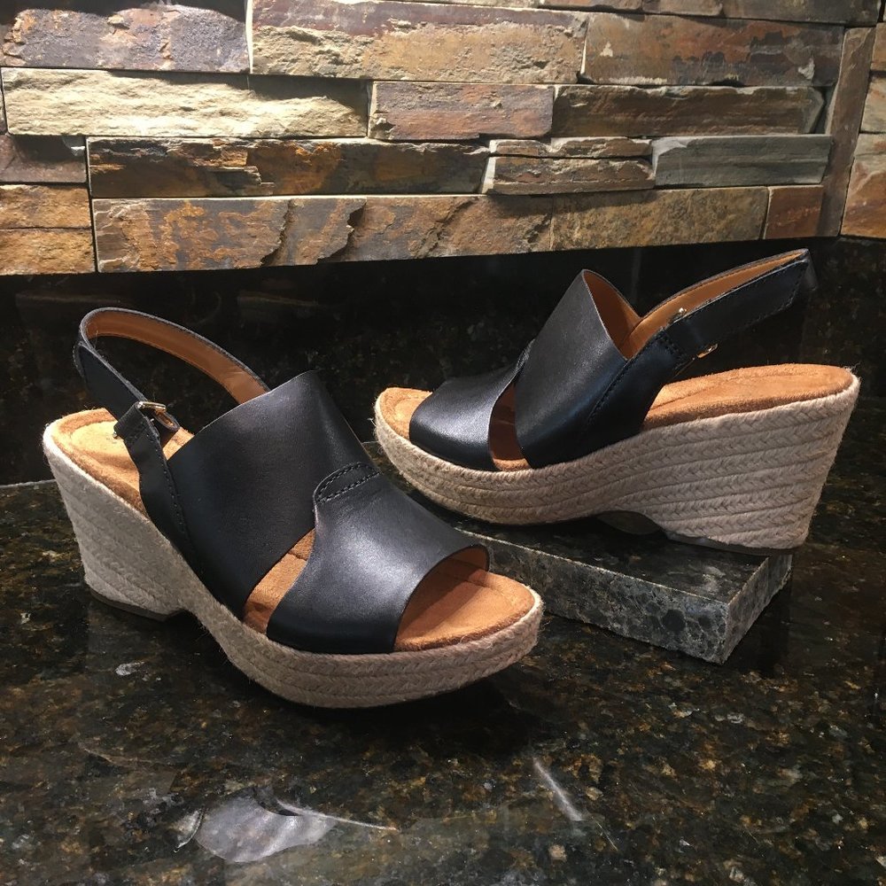 Naturalizer Olivia Sandals, Size 7, Black NEW